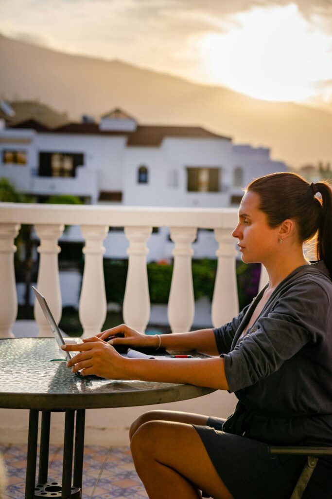 remote work statistics and facts for 2025
